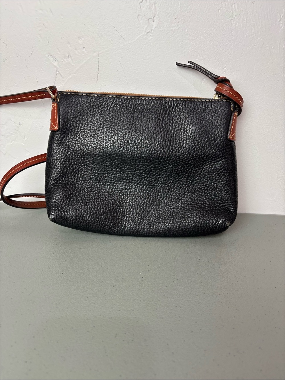 Dooney & Bourke Black Pebble Leather Crossbody with Brown Trim Zip Closure - Picture 3 of 14
